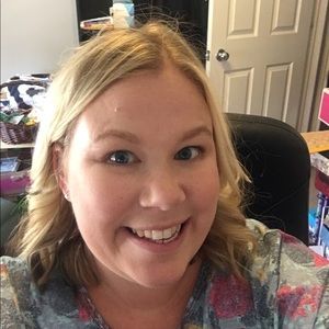 Meet your Posher, Whitney